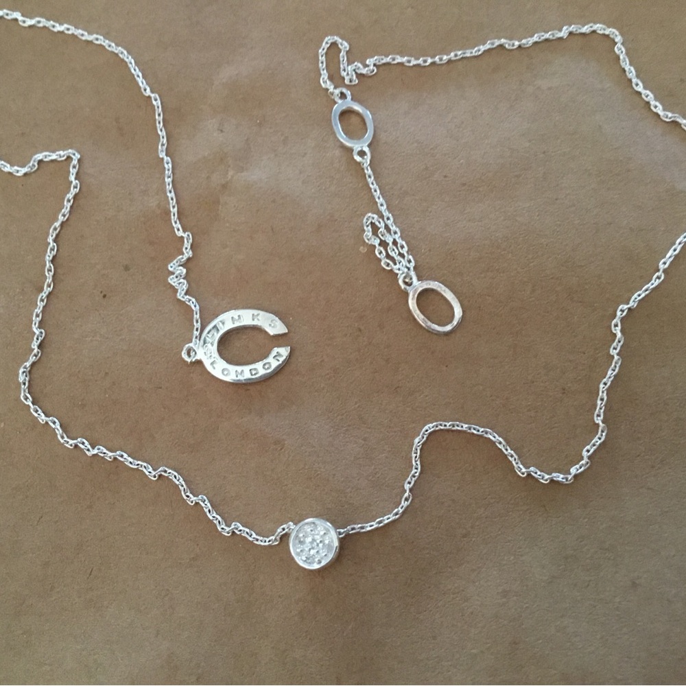 Elegant Silver Necklace with Crystal Accents